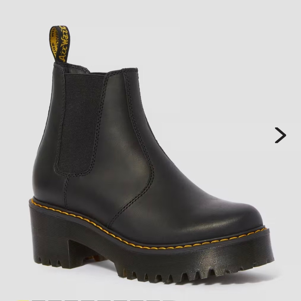 Doc Martens Rometty size 7